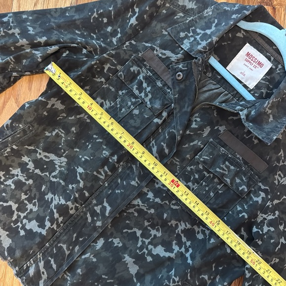 Mossimo Supply Co. Green, Black and Gray Utility Jacket. Camo, size large - Picture 12 of 13